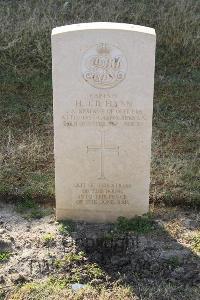 Ismailia War Memorial Cemetery - Flynn, Horace Justin Dillon